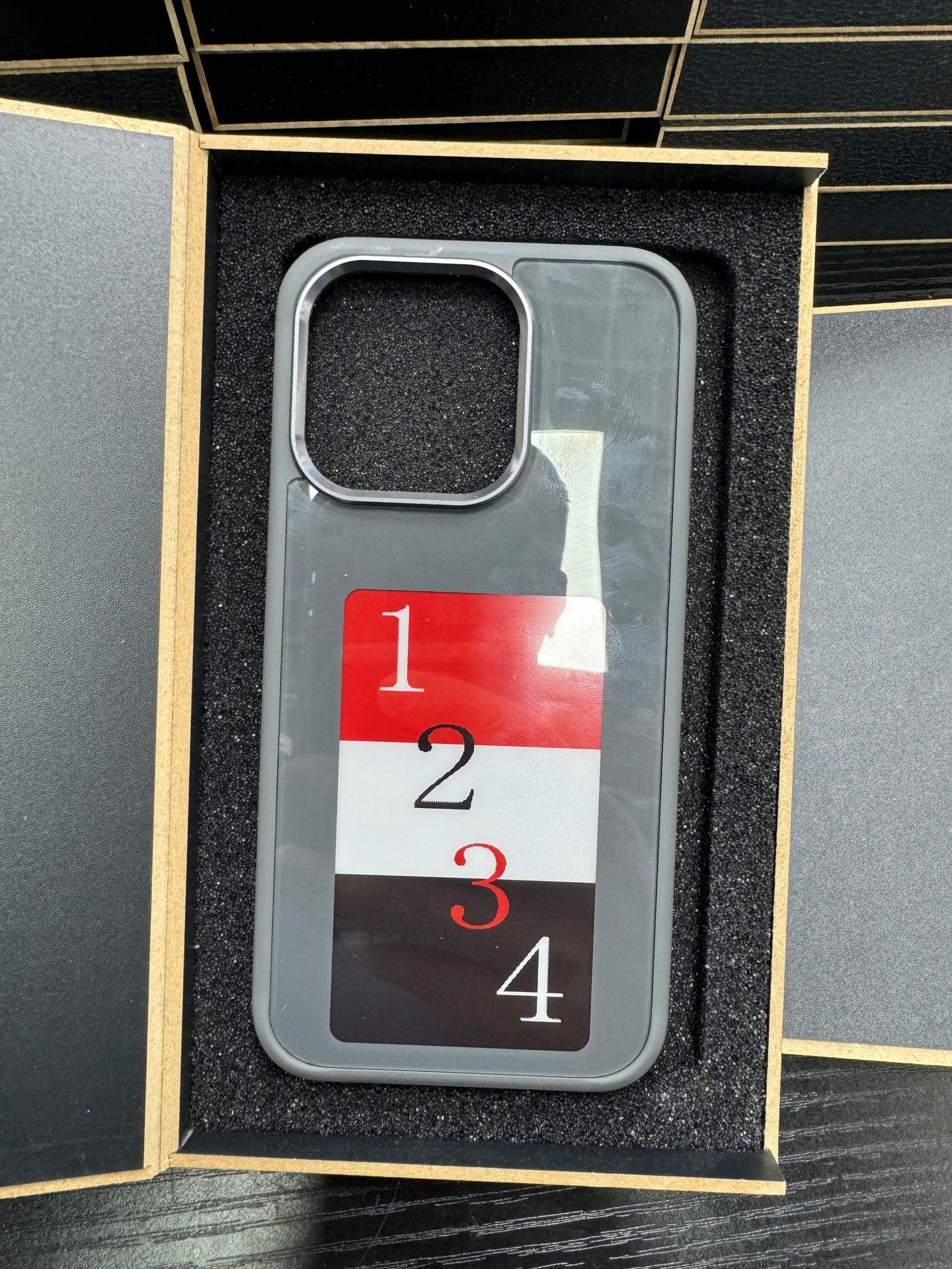 Select & Shop E-ink Screen Phone Case Unlimited Screen Projection Personalized Phone Cover Battery